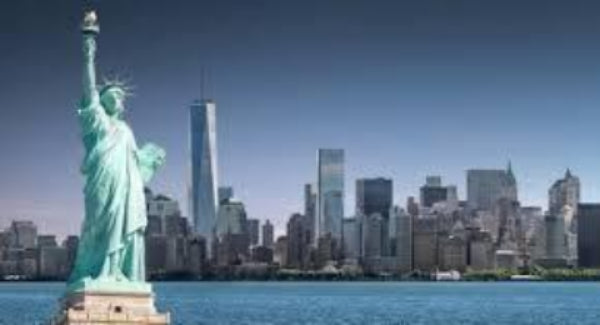 Statue of Liberty &amp; New York Skyline diamond painting kit size options — 12x16", 16x20", 20x24", 24x32"